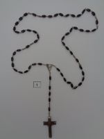 Alter Rosenkranz mit Glassteinen