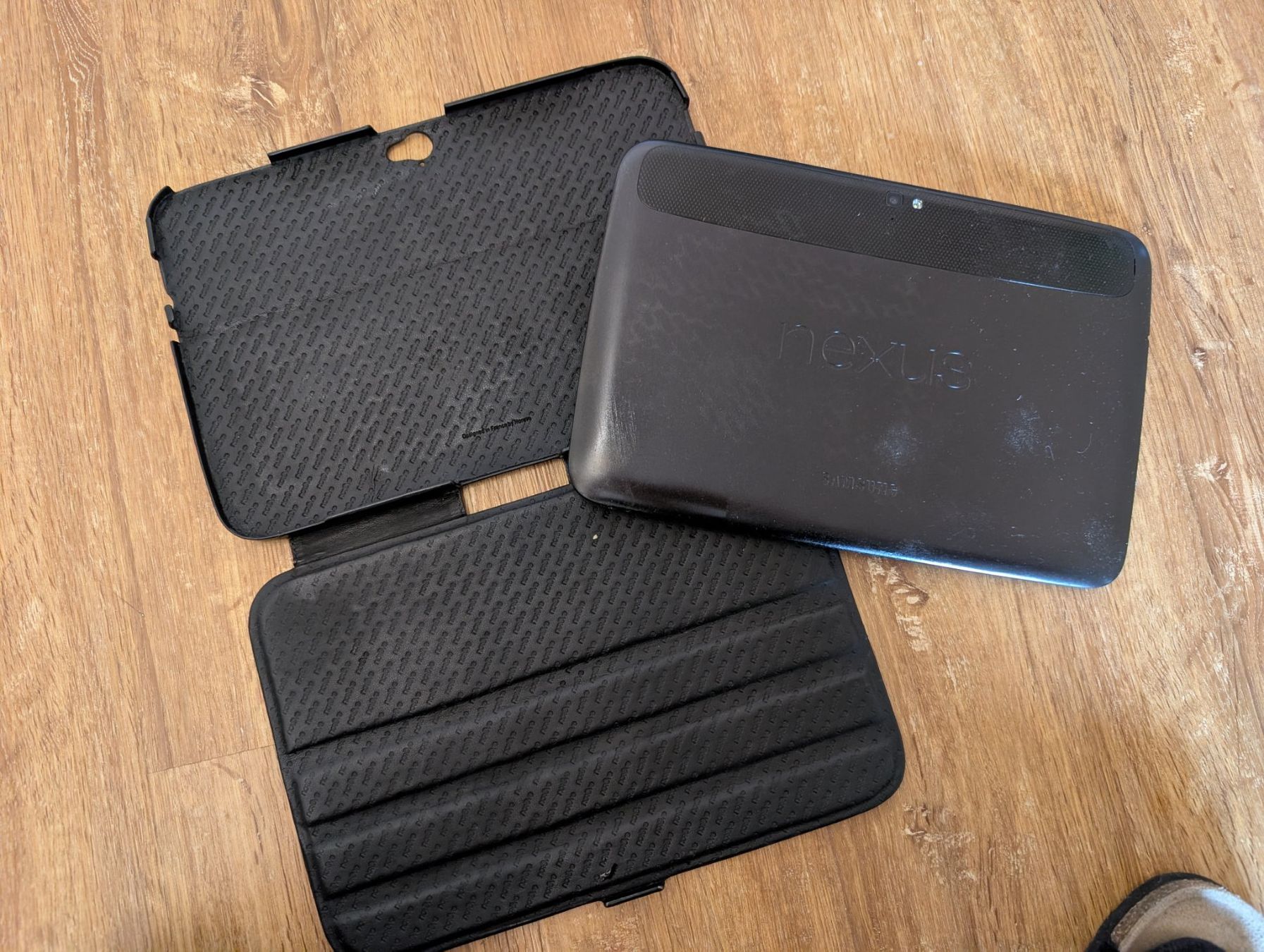 Samsung Tablet PC: Tablet Google Nexus 10 mit Schutzhülle – Usato da Veltheim AG venduto da gamingboy 2