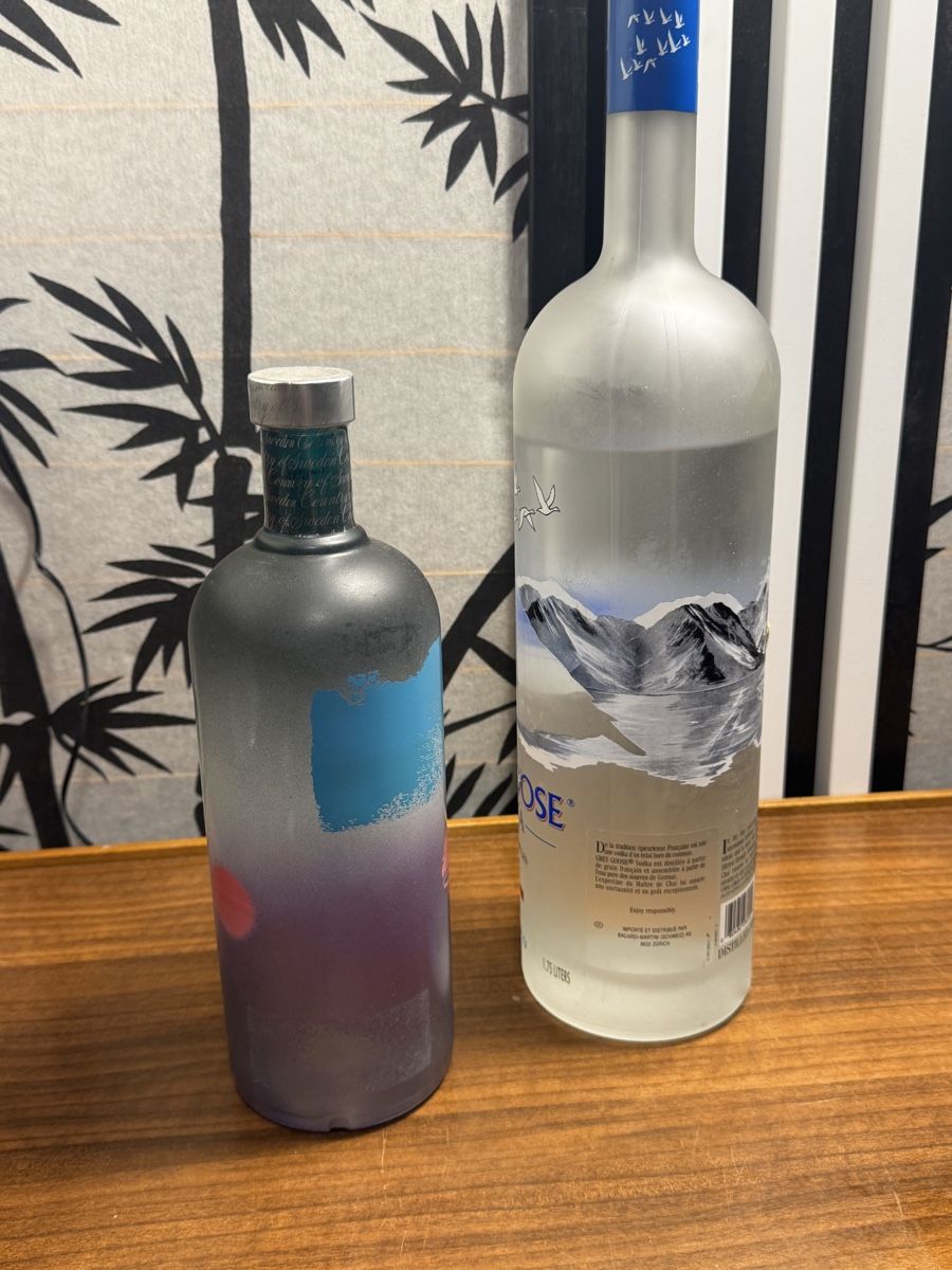 Bevande alcoliche: Absolut Vodka, Grey Goose Vodka, 2 Flaschen – Usato da Schlieren venduto da Eldi84 6