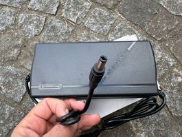 48V 5A Ladegerät für eScooter / eBike