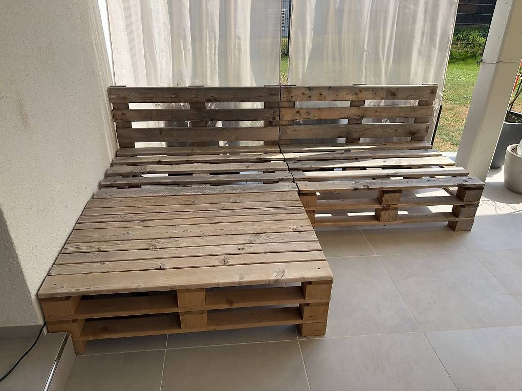 Sofas: Paletten-Gartenlounge – Gebraucht aus Marbach SG von grischotter 4