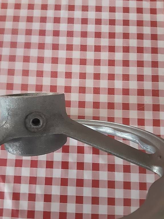 Trattori: Rasentraktor Steuerrad – Usato da Cazis venduto da komu0 2