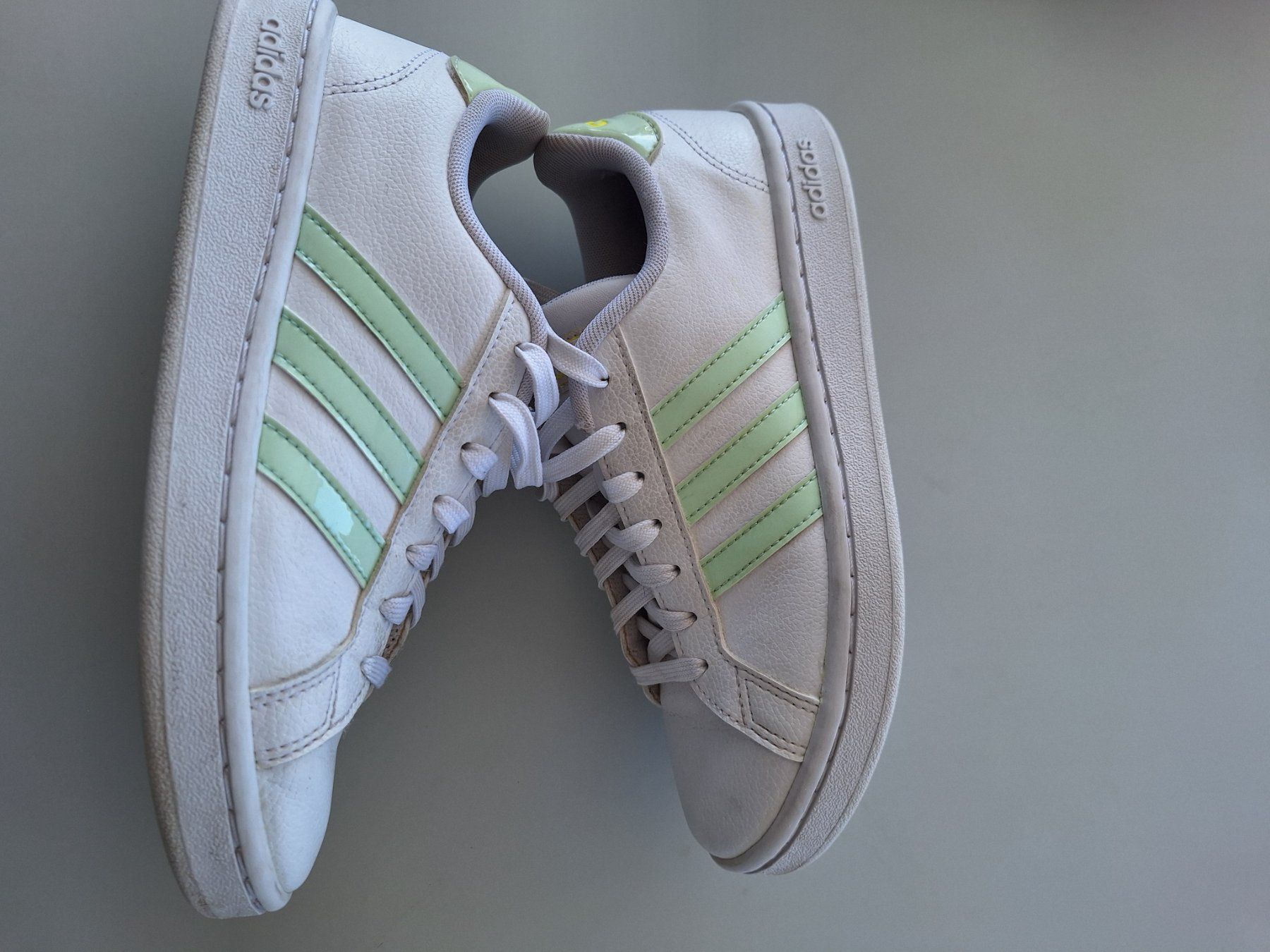 Adidas Schuhe für Mädchen: Sneakers Girls – Gebraucht aus Cham von Fiftyfive