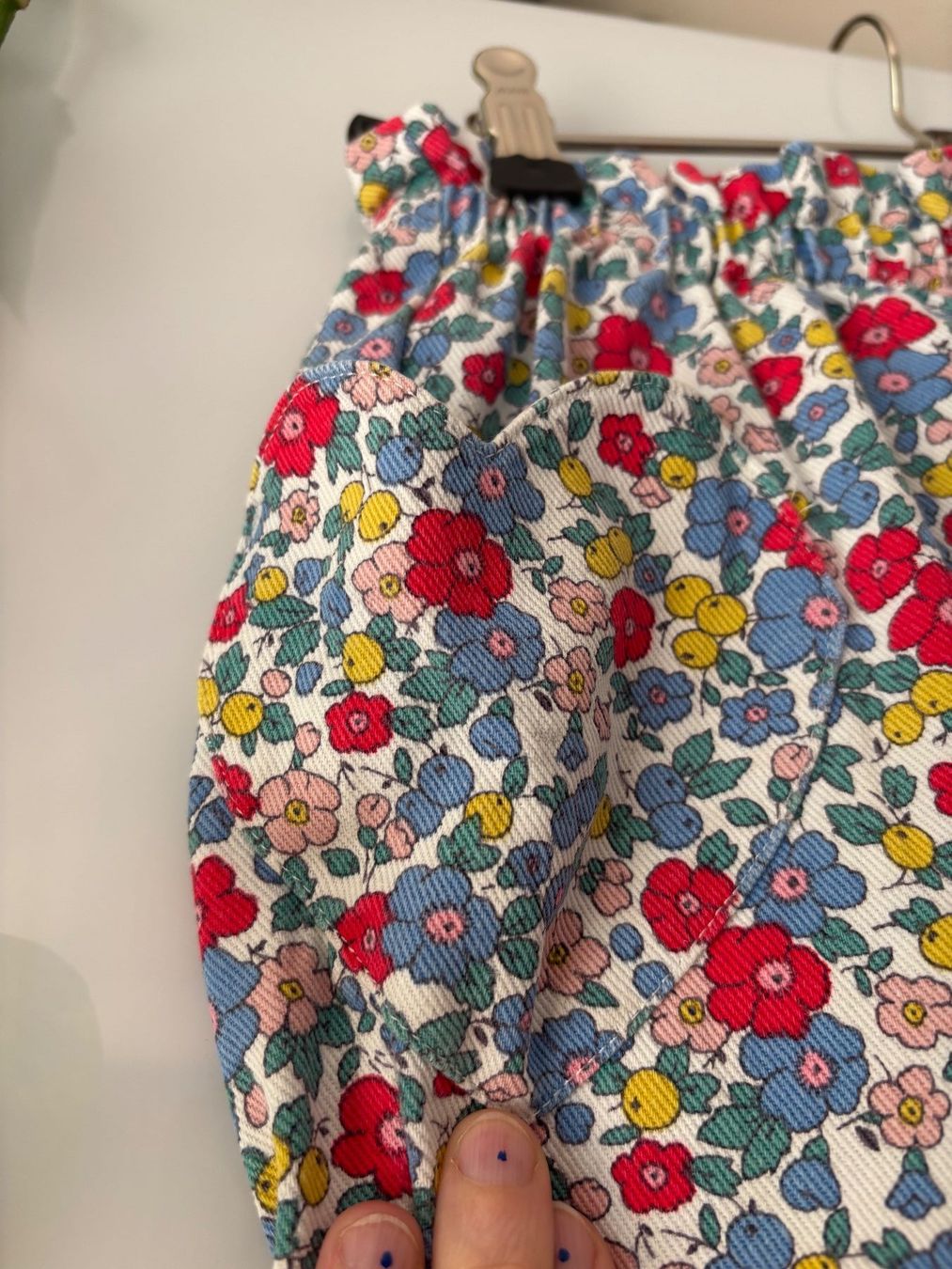 Mini Boden Pantaloni: MINI BODEN Jeans mit Blümchenmuster Gr. 128 – Usato da Zürich venduto da missmodernage 3