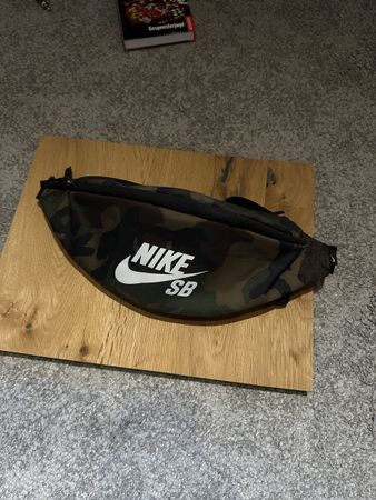 Nike SB Bauchtasche Camouflage Muster NEU