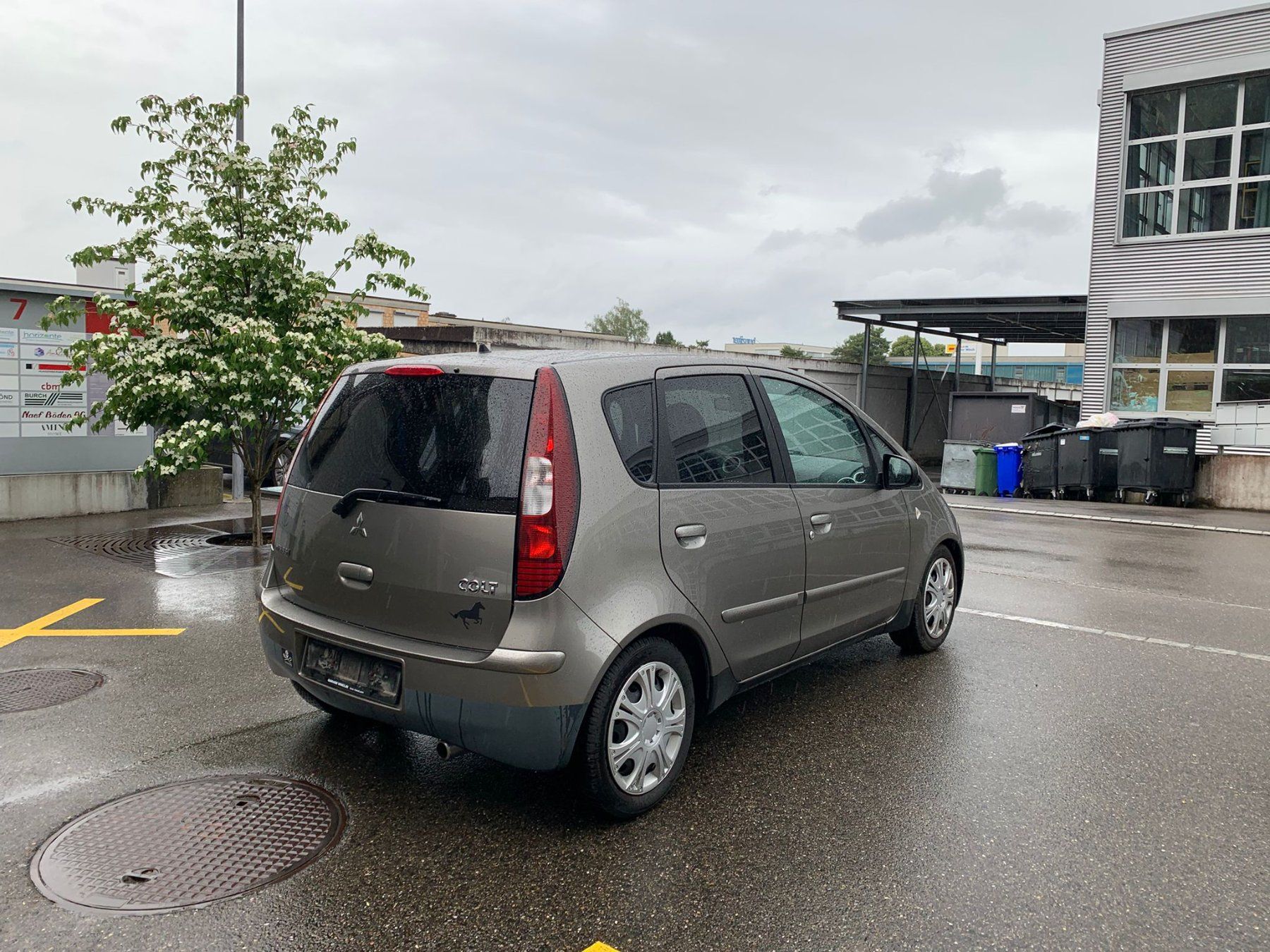 Mitsubishi Automobili: Mitsubishi Colt 1.3 16V – Usato da Bäch SZ venduto da Olivier_Sales 3