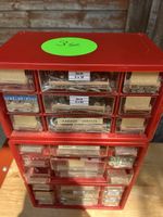 3 Sortiment Boxen rot schrauben etc.