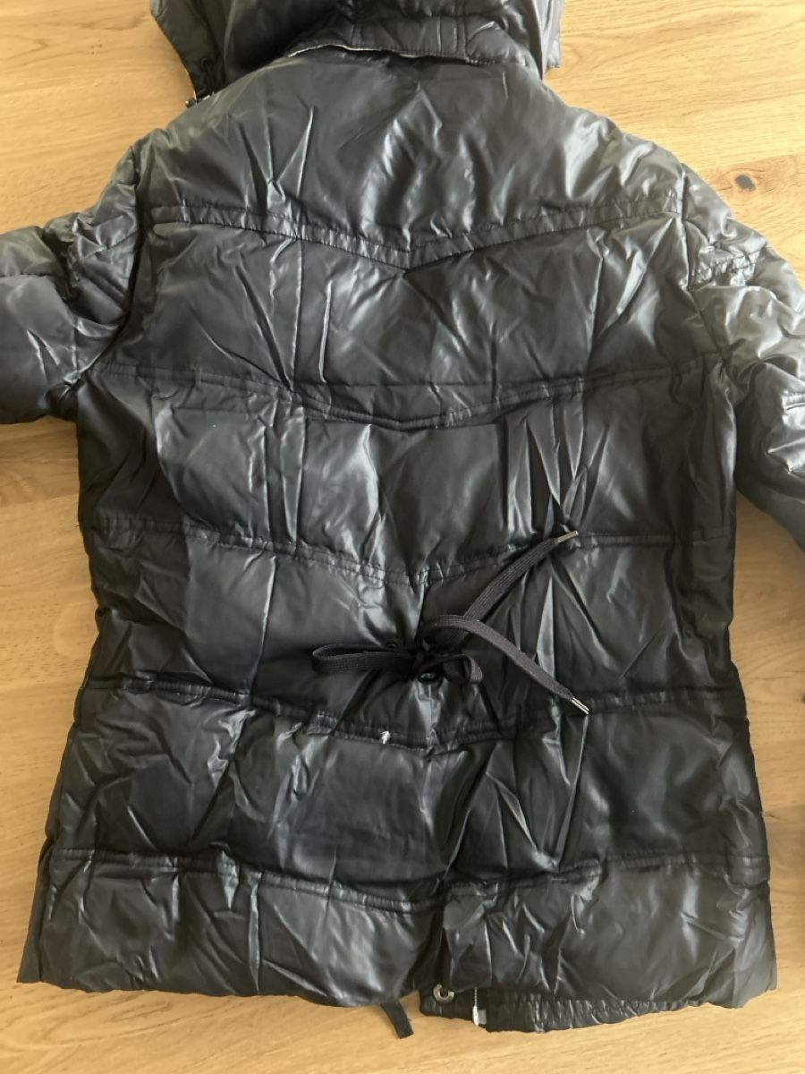 Tommy Hilfiger Giacche: Tommy Hilfiger Winterjacke Daunenjacke Gr.X-Small – Usato da Rothrist venduto da Nadjane 5