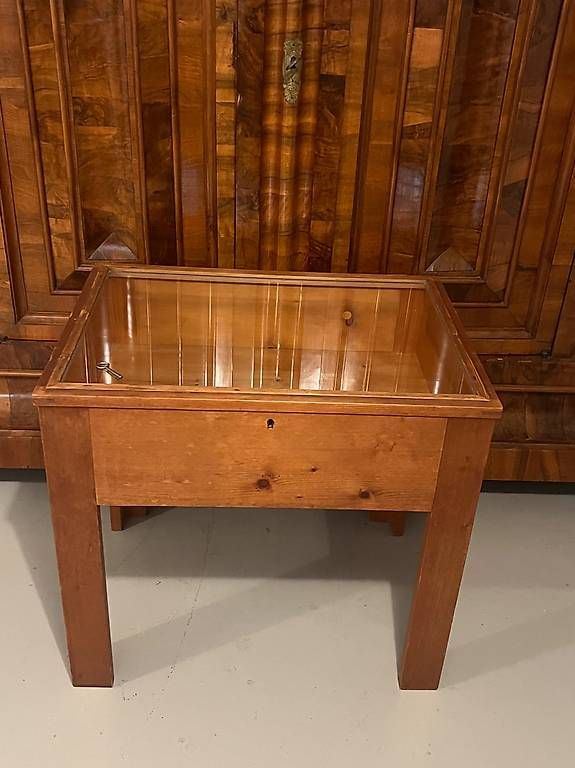 Vetrine: Vitrine – Usato da Zürich venduto da StivaCreativa