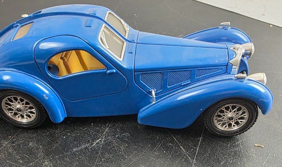Bburago Modellautos: Bugatti Atlantic 1936 – Bburago 1:24 Modellauto – Gebraucht aus Flums von Flumsantik 2