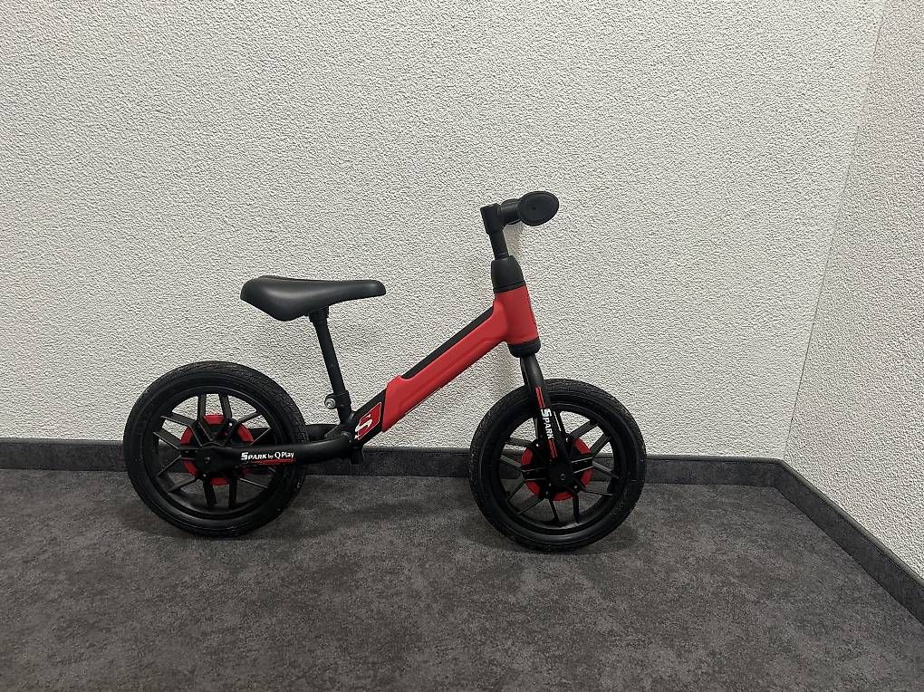 Fahrzeuge für Kinder: Kinder-Laufrad mit LED-Rädern – Gebraucht aus Wollerau von An_fo 1