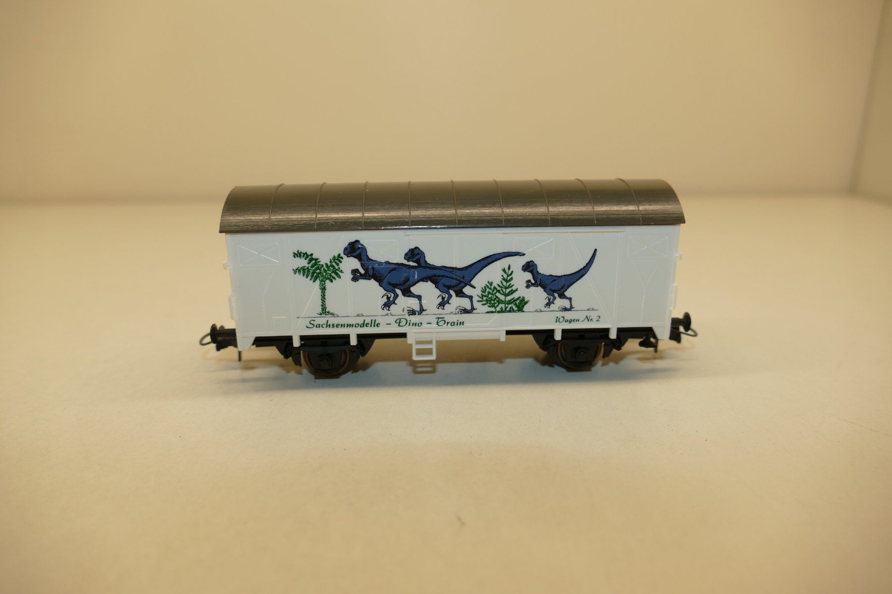 Modellini di ferrovie: Sachsen Modelle H0: Dino Train Wagen Nr. 2 – Nuovo (secondo la descrizione) da Niederhasli venduto da rail-duerst 4