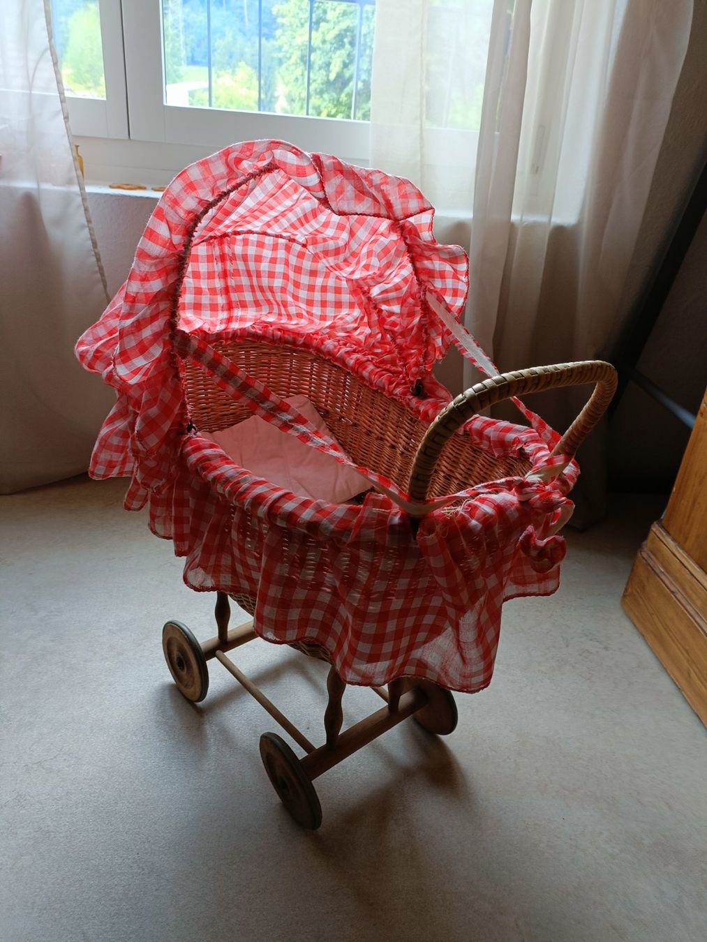 Puppenwagen: Puppen Stubenwägeli – Gebraucht aus Embrach von Illingen13 1
