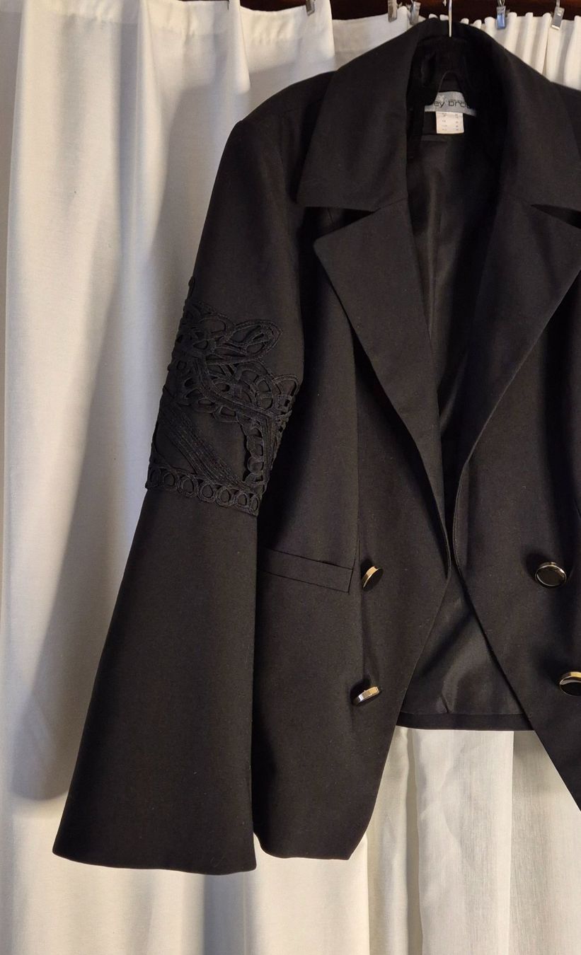 Jacken: Blazer mit weiten Ärmeln von Ashley Brooke – Gebraucht aus Leissigen von ali_k9v8 1