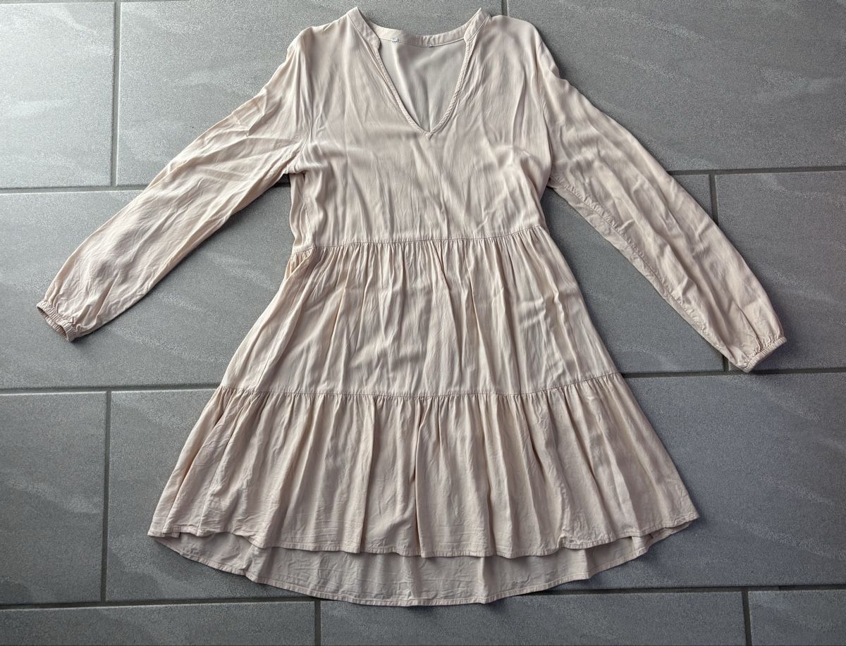 Kleider: Maxikleid Sommerkleid beige ca. Gr. M – Gebraucht aus Biberen von Badakab 1