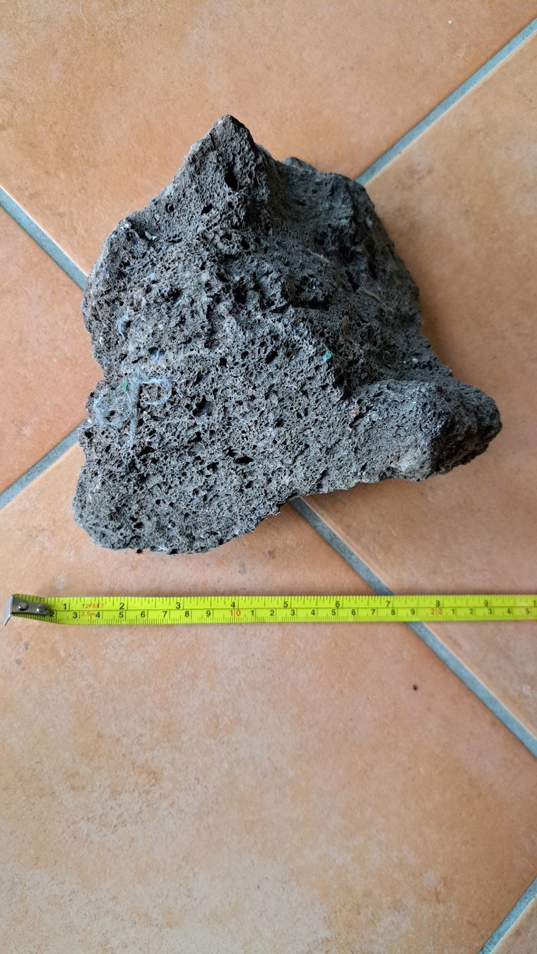 Tutte le decorazioni: Aqiariumstein, Lavastein, Dekostein – Usato da Riehen venduto da Chimpara