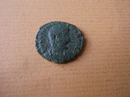 uralte Bronzemünze 19 mm     2.30 g