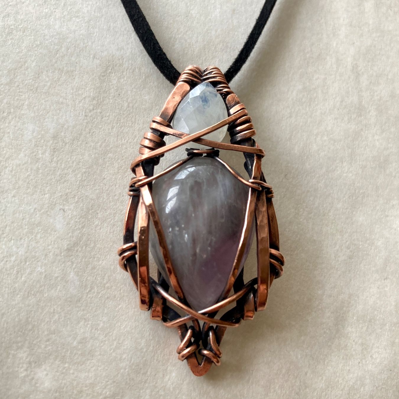 Catenine: Anhänger mit Amethyst und Mondstein – Nuovo (secondo la descrizione) da Solothurn venduto da Kiki_Di