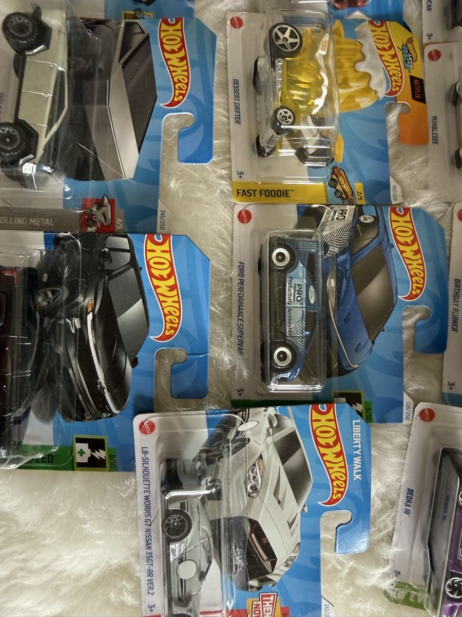 Hot Wheels Giocattoli: 14 neue Hot Wheels / Autos – Nuovo e nell'imballaggio originale da Olten venduto da ale_nb2x 2