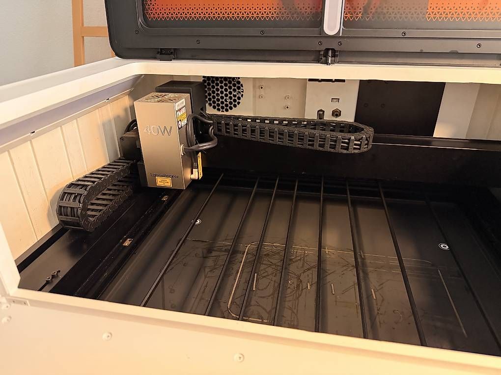 Tutte le macchine: Laserpecker LX2 mit Riser und Rotationsmodul – Usato da Stallikon venduto da Alpinapt 1