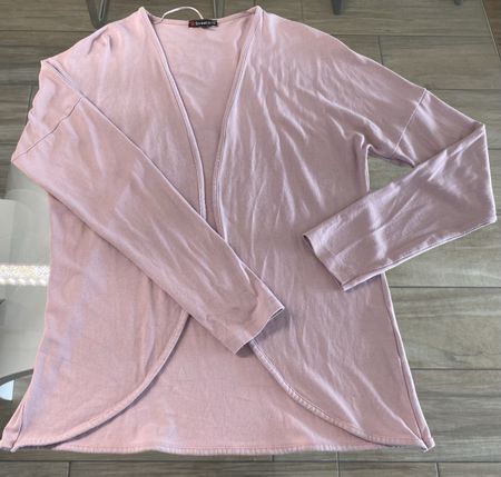 Damen Strickjacke Street rosa, getragen