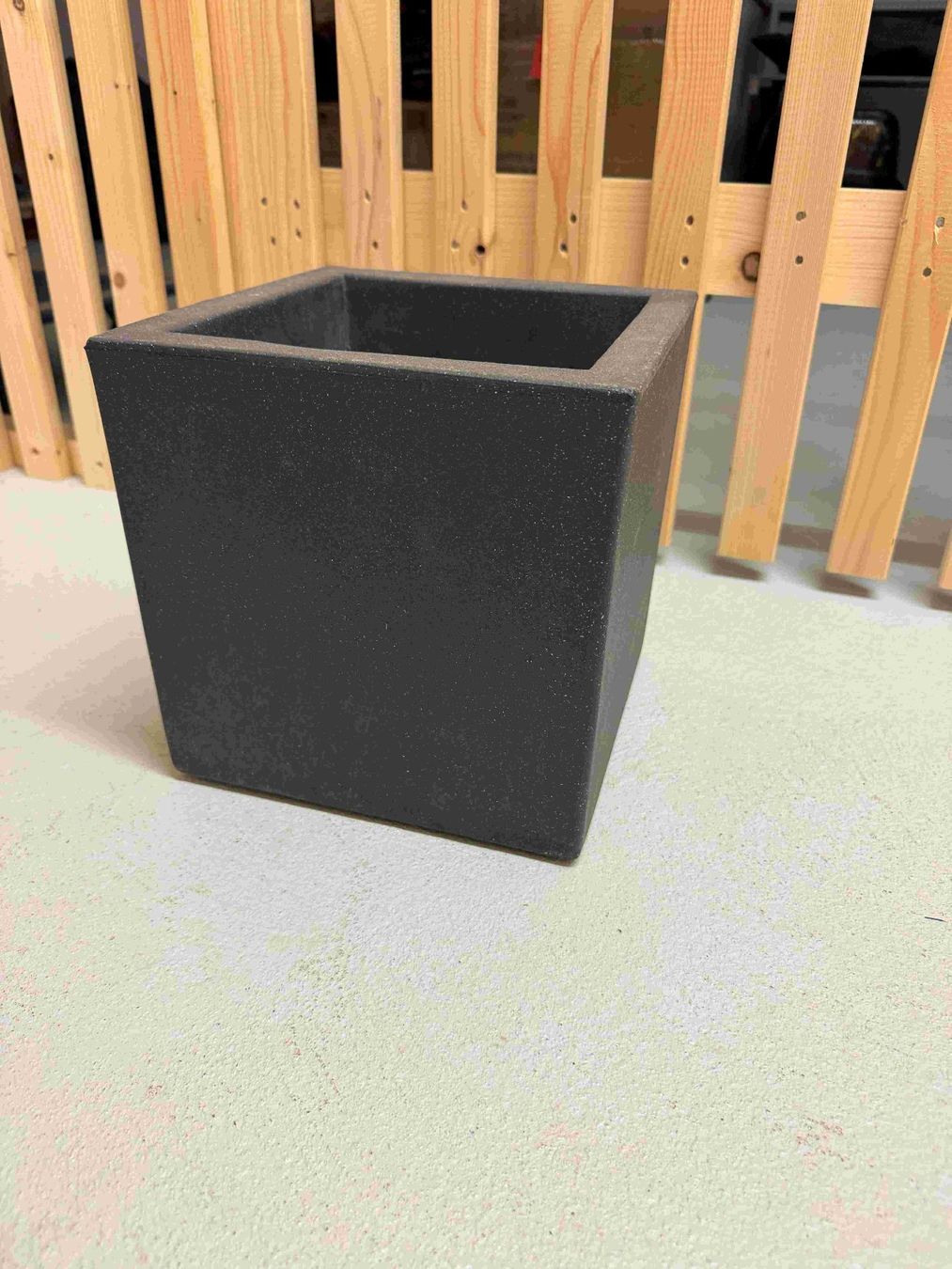 Blumentöpfe: Blumentopf Kunststoff – Gebraucht aus Zug von ENEREP