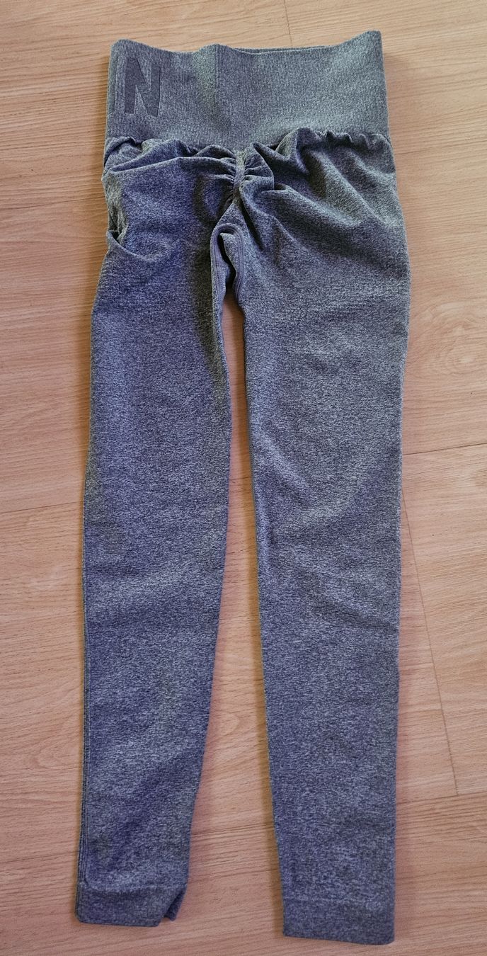 Pantaloni: Fitnesshose – Usato da Sirnach venduto da Rpython2 1