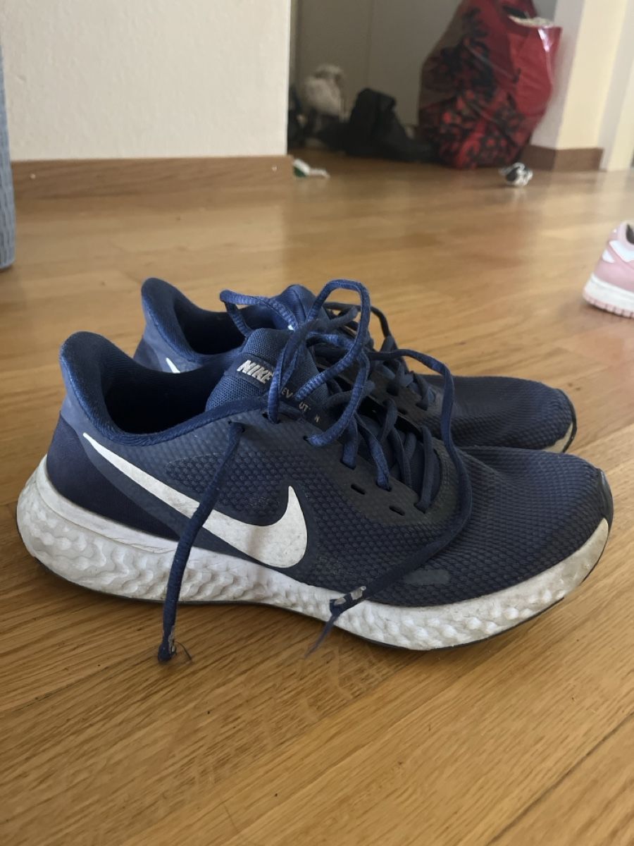 Nike Herrenschuhe: Nike Laufschuhe blau Grösse 42  – Gebraucht aus Winterthur von rat_cz9v 1