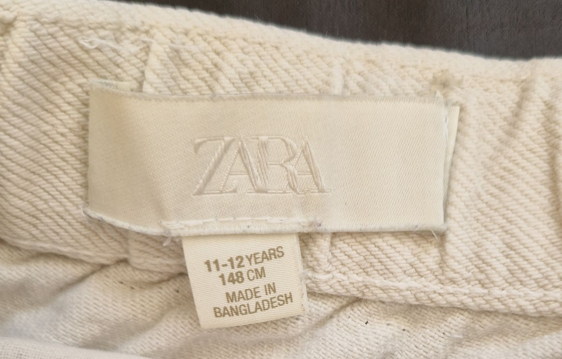 Zara Hosen: Weisse Zara Shorts, Gr. 128 – Gebraucht aus Muri b. Bern von rol_xtf8 7