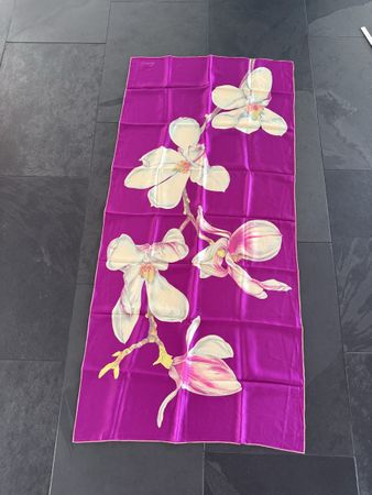 Fabric Frontline Zuerich Seidentuch Magnolienmuster
