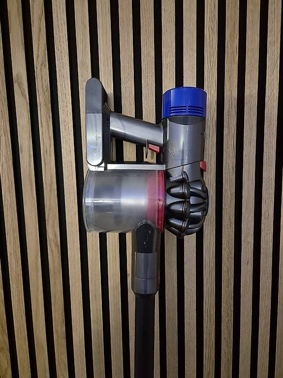 Aspirapolveri & Accessori: Dyson V8 Handstaubsauger – Usato da Rothrist venduto da Ed10 2