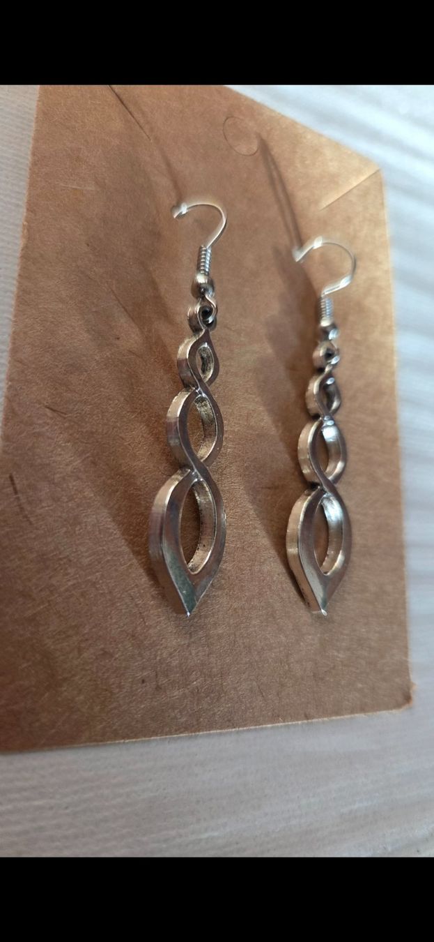 Ohrringe & -stecker: Ohrringe Modeschmuck Boho Style silberfarben NEU – Gebraucht aus Weggis von Leeclipse 2