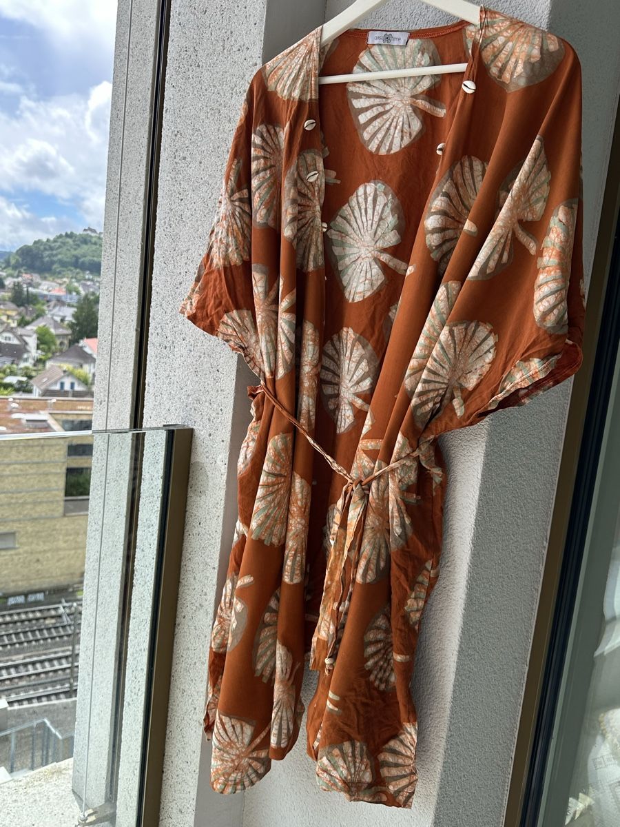 Arte internazionale: Casa Feme Kimono "The Palms", one size – Nuovo (secondo la descrizione) da Lenzburg venduto da selabella