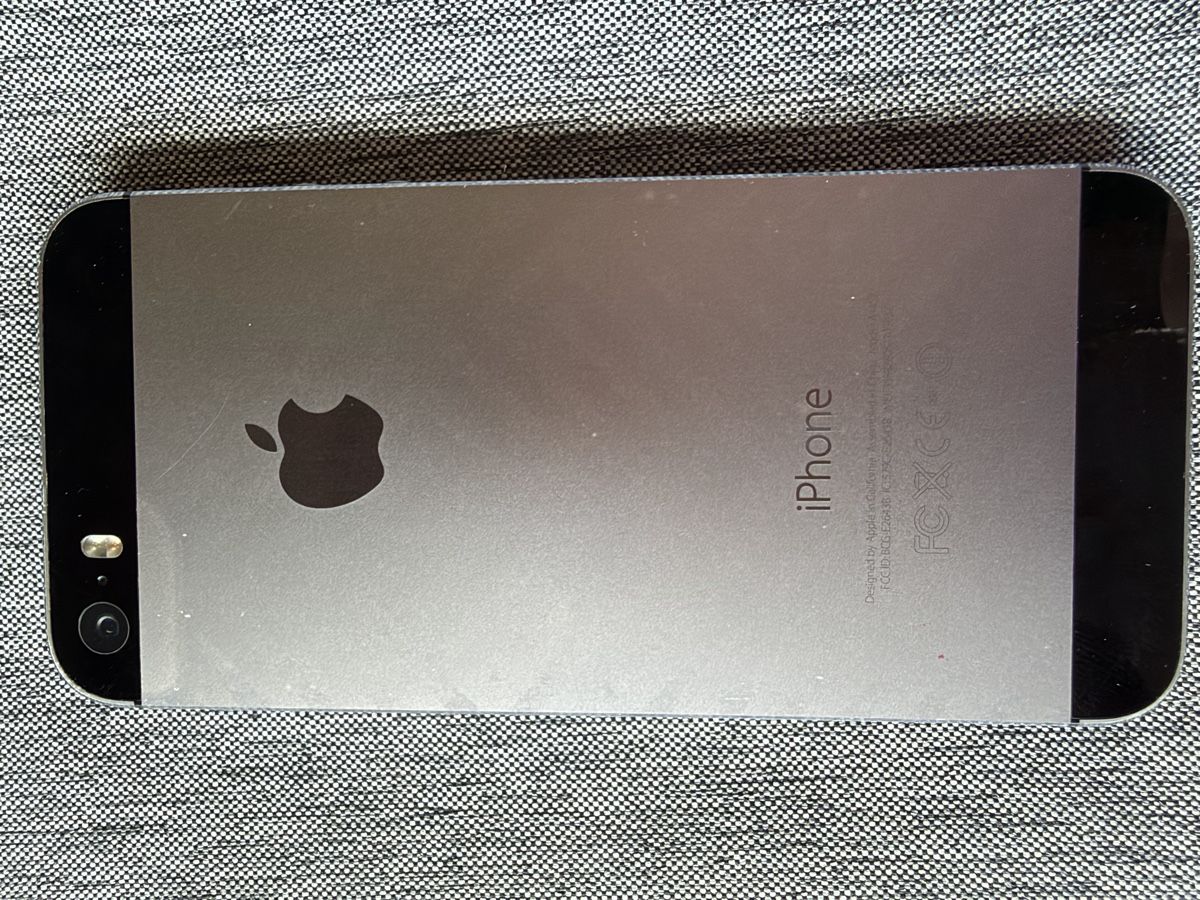 Apple Telefoni cellulari / Smartphones: iPhone 5S - 16 GB - gris  – Usato da Troinex venduto da Tschoop 1