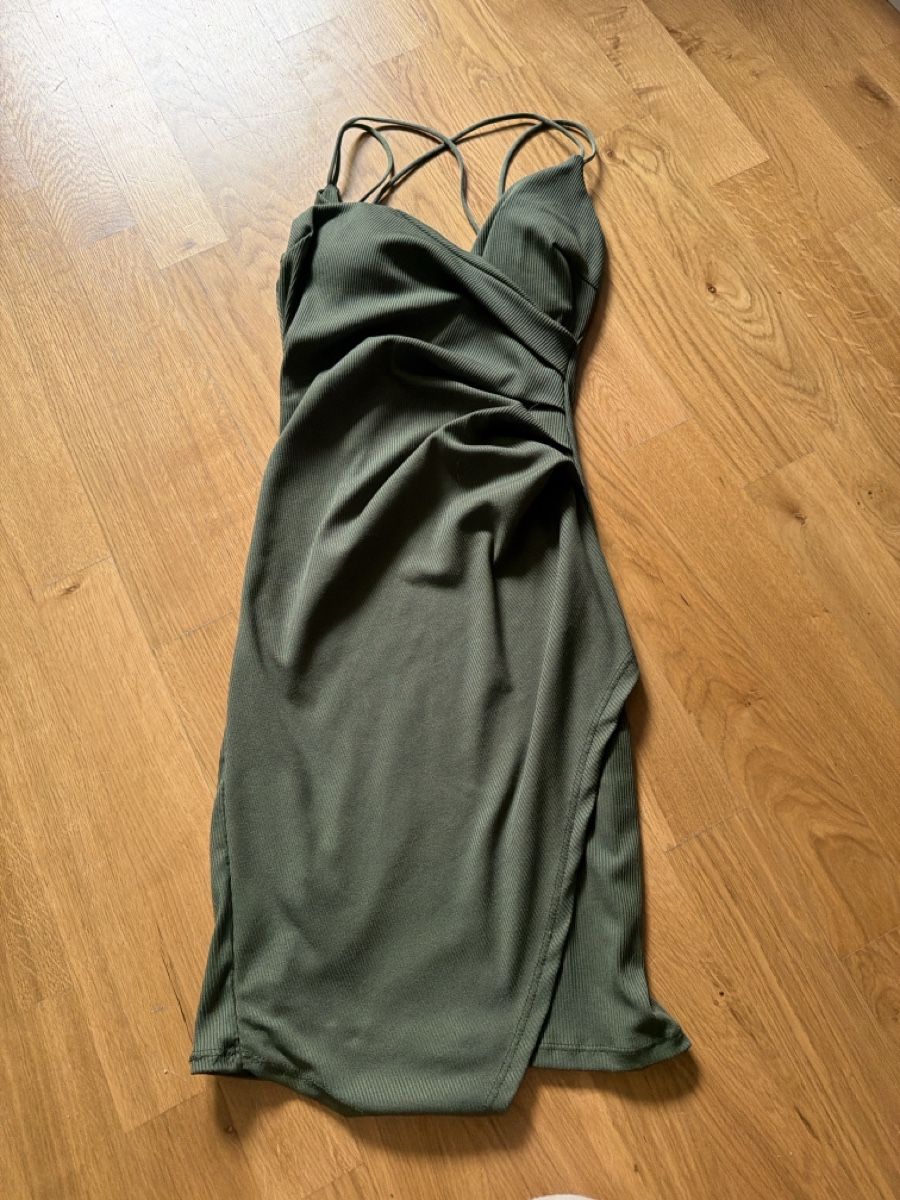 Vestiti: Robe kaki  – Usato da Le Locle venduto da Mayd_h