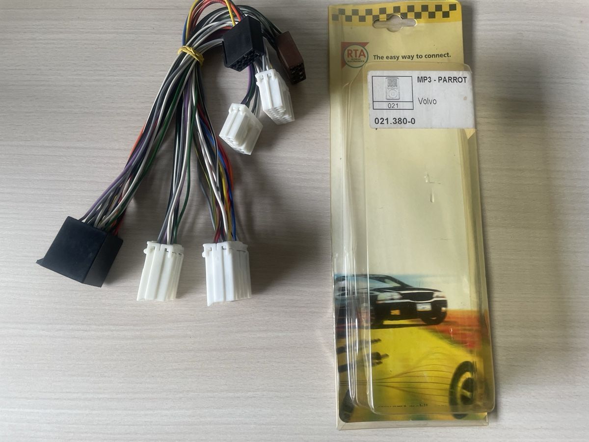 Ford Toutes les pièces auto: FORD Interface Autoradio Câble CAN-Bus / Commande au volant – Neuf avec emballage d'origine à Denges par Ricautomotive