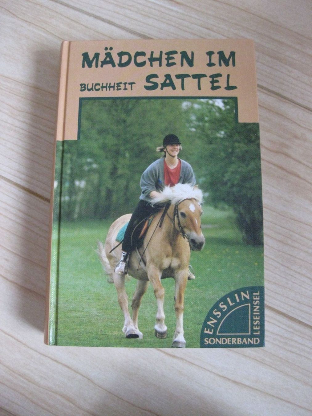 Libri: Mädchen im Sattel - Buch/Gebundene Ausg. – Usato da Muttenz venduto da Chipsy2009