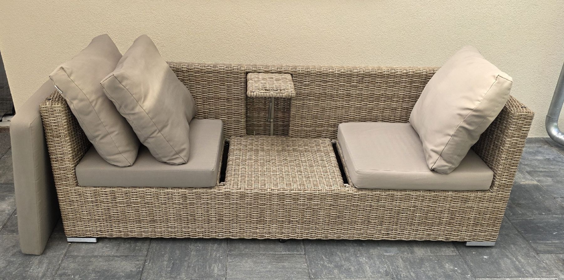 Sofas: Gartensofa Polyrattan beige 3-Sitzer mit Staufach  – D'occasion à Rheinsulz par Gilea 2