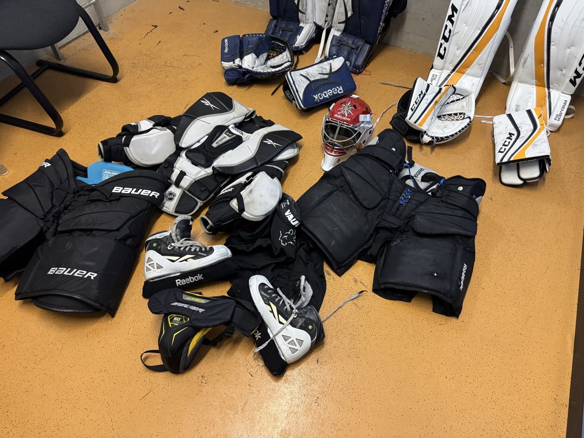 Reebok Protezioni & Imbottiture: Materiale da portiere hockey su ghiaccio   – Usato da Solduno venduto da sac_77nw 1
