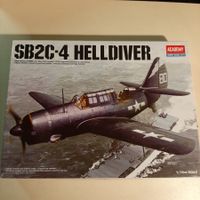 3285 ... Curtiss SB2C-4 Helldiver ... Academy 12406