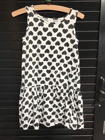 Mädchen Kleid weiss schwarz mit Herzen 92