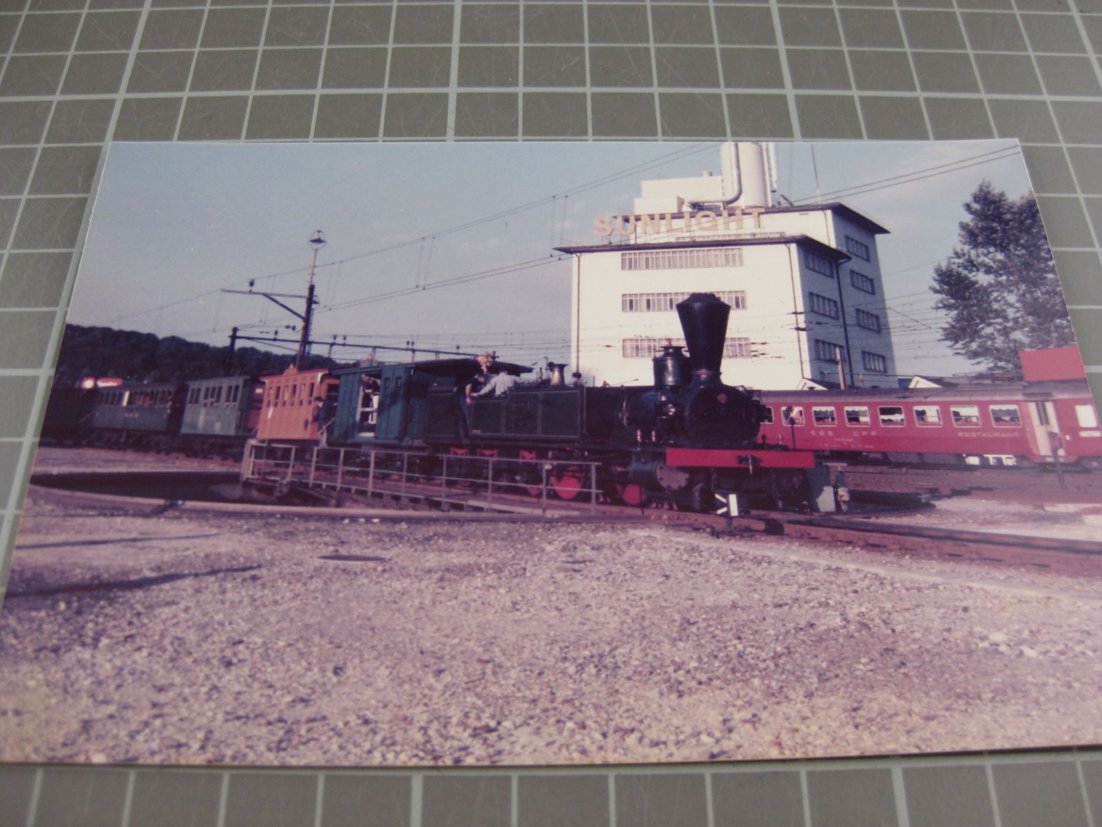 Cartoline postali: Foto Olten Bahnhof mit Dampf Zug – Usato da Malters venduto da Marosko