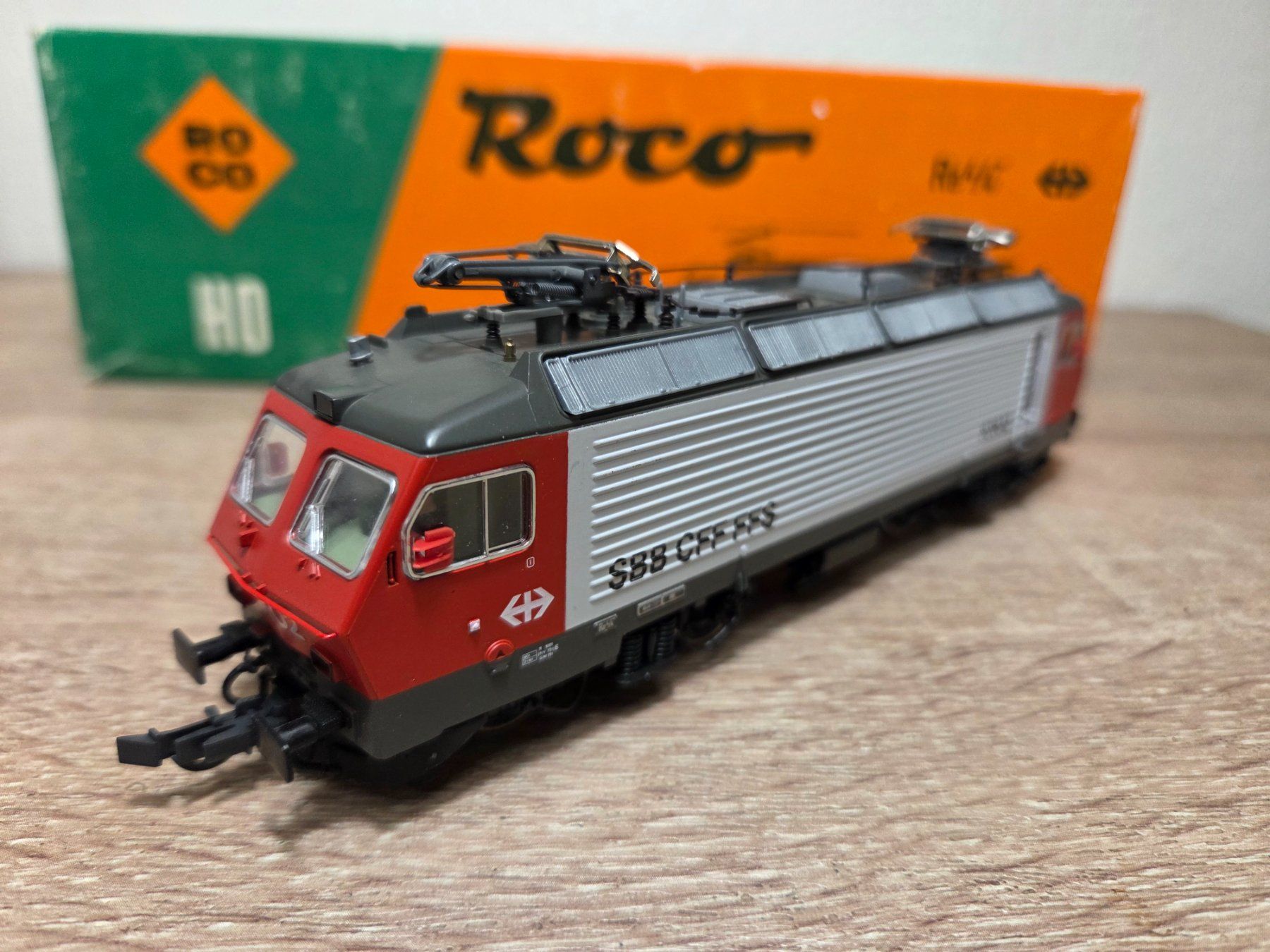 Roco Modellini di ferrovie: Roco 43493 E-Lok 10102 SBB H0 – Usato da St-Aubin-Sauges venduto da Lo_Go 2