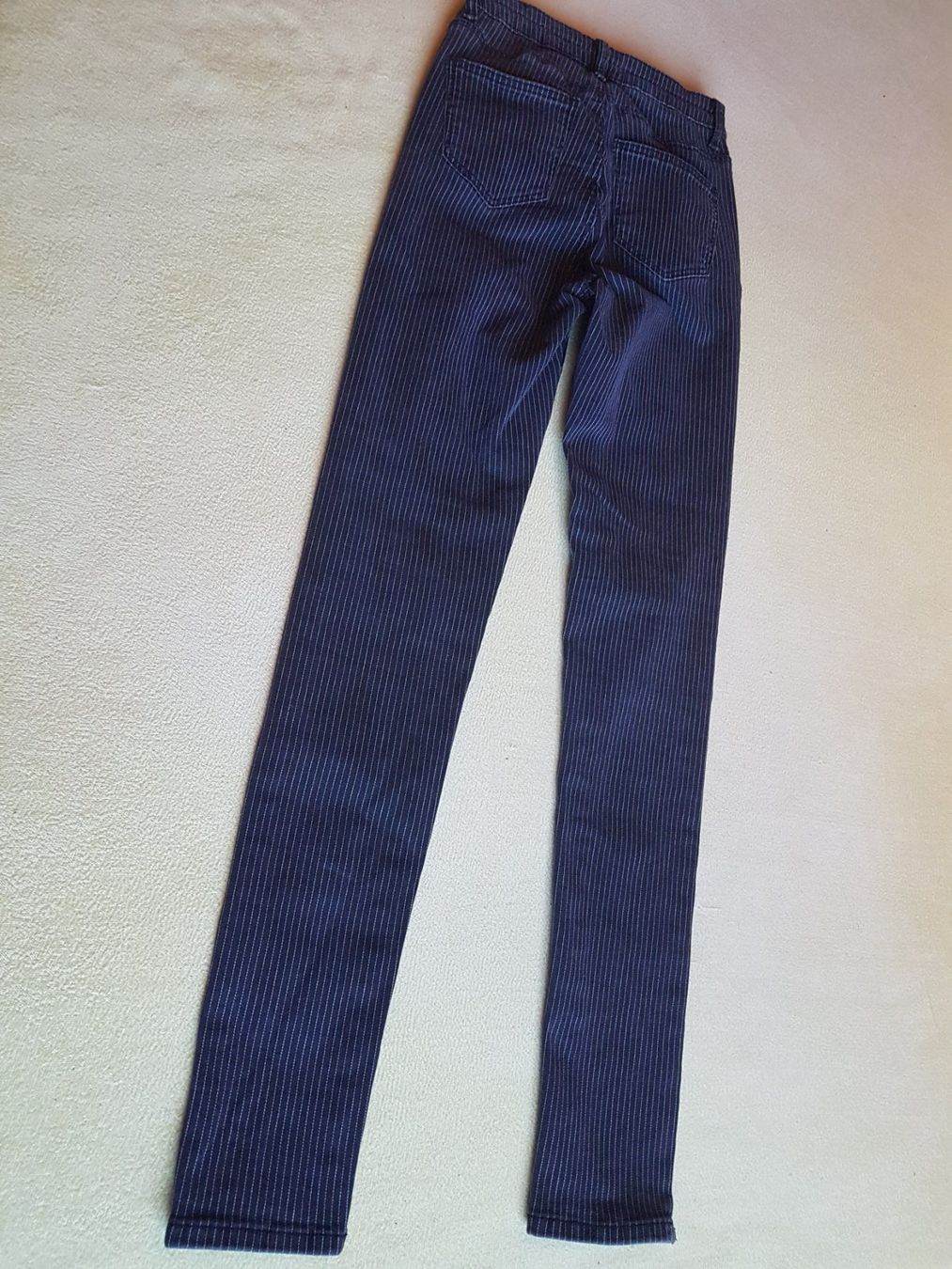 Tally Weijl Pantaloni: Pantalon taille 34 marque Tally Weijl – Usato da Villiers venduto da san_jn5w 5
