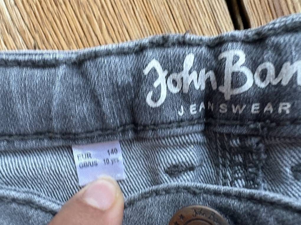 Pantalons: Jeans Gr. 140 – D'occasion à Thun par danceT 1