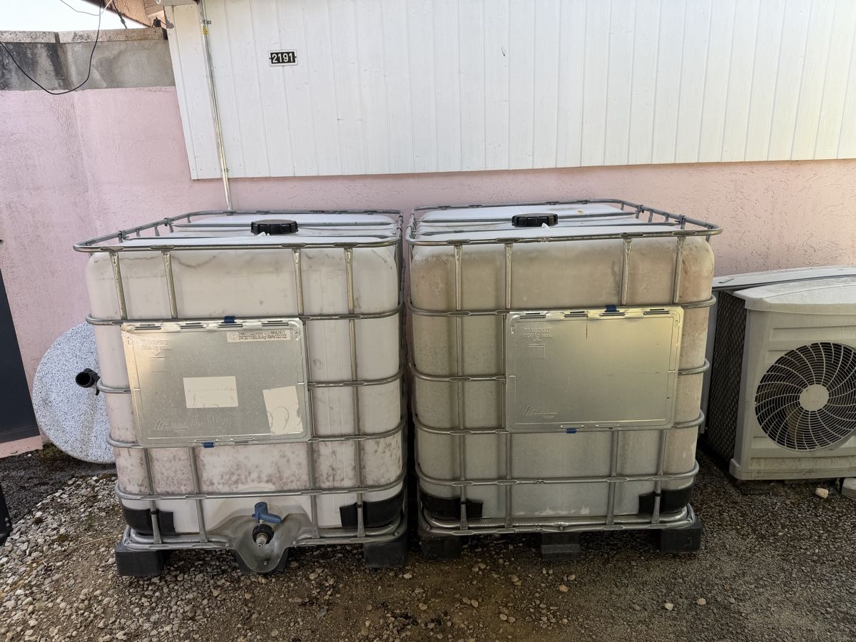 Abbeveratoi e trogoli: Réservoir 1000 litres – Usato da Gland venduto da Bilou58