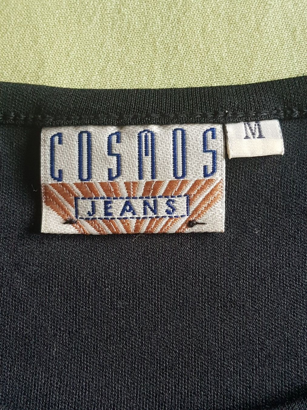 T-shirt: T-shirt taille M marque Cosmos Jeans – Usato da Villiers venduto da san_jn5w