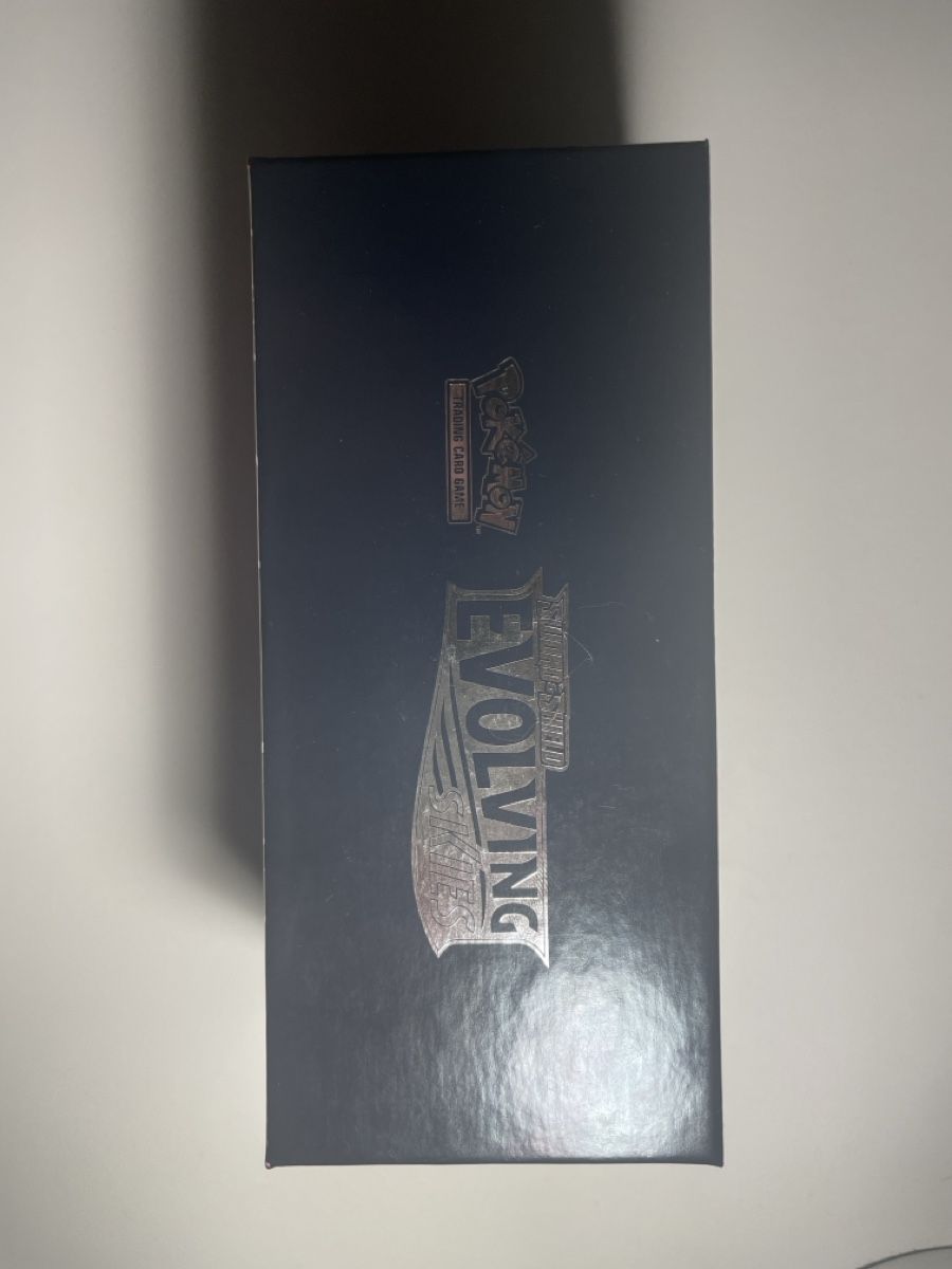 Pokémon Carte collezionabili: 🇬🇧. Evolving Skies ETB Opened. (Empty) – Usato da Bassersdorf venduto da NicoCards 1