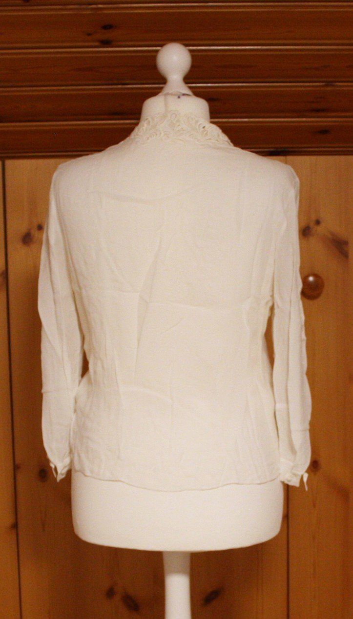Camicette: Bluse mit Spitze weiss Gr. L – Usato da Flüelen venduto da Diversicum-Vintage 5