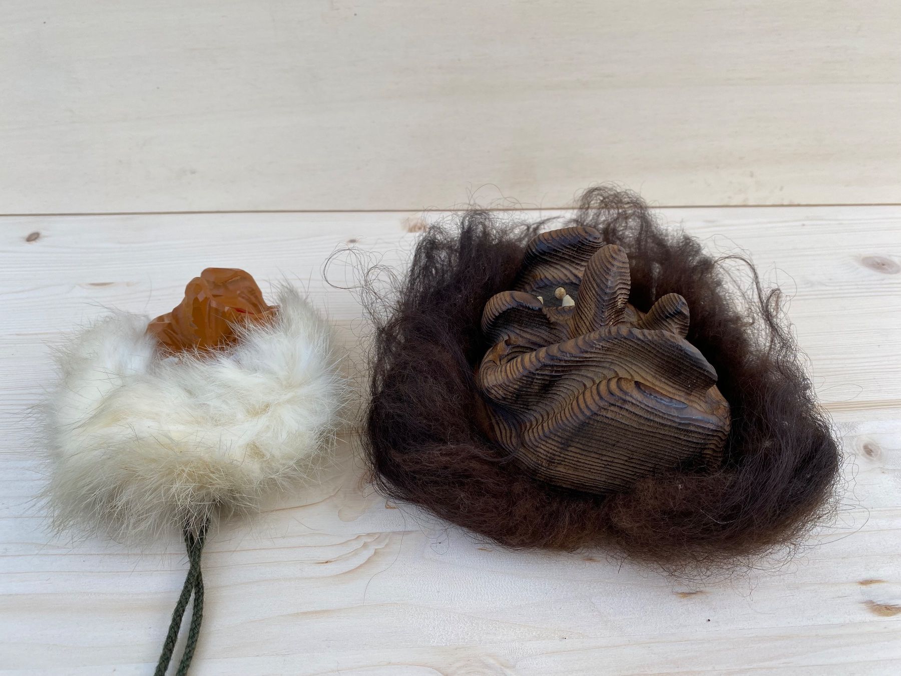Sonstige Antiquitäten & Kunst: 2 schöne kleine Holzmasken – Gebraucht aus Feldbach von Olive1 4
